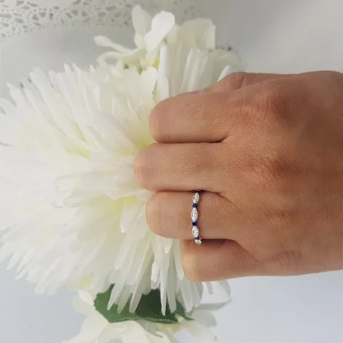 Vista 5 de Anillo apilable redondo de oro de 10 quilates con zafiro azul y diamante blanco para mujer
