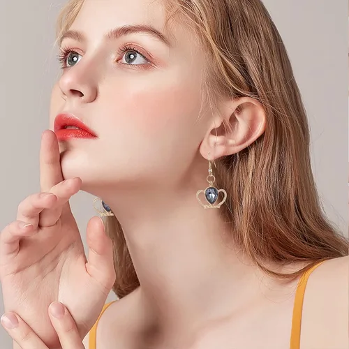 Vista 2 de 6 pares de aretes colgantes de corona de diamantes de imitación de cristal, joyería de reina para mujeres, madres y niñas, juego de joyas