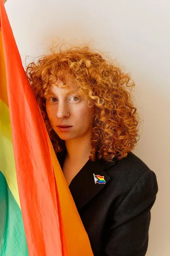 Vista 7 de HAFILO 2550100200piezas pequeñas agitando inclusive progreso bandera orgullo pin arco iris bandera gay LGBTQ Pines de solapa progresiva decoración a