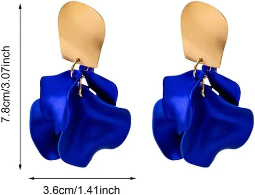 Vista 2 de Aretes colgantes de pétalos de rosa, elegantes aretes bohemios de resina colgantes de pétalos de rosa azules, aretes colgantes para mujer, aretes