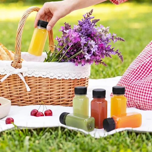 Vista 7 de SUPERLELE 20 botellas de plástico de 2 onzas con tapas, botellas de jengibre reutilizables, transparentes, a granel, para jugo, leche y otras bebidas