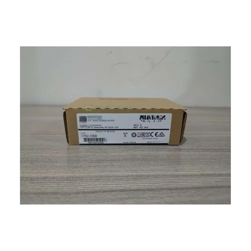 Vista 4 de Nuevo módulo de salida digital de 8 puntos 1762-OB8 US Stock nueva fábrica sellada