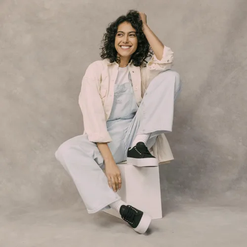 Vista 7 de Levi's Mdrn Lo - Zapatos deportivos de lona con textura y plataforma para mujer
