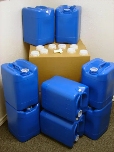 Vista 8 de Apiladores Samson de 5 galones, color azul, paquete de 8 (40 galones), kit de almacenamiento de agua de emergencia, ¡nuevo! - En caja. Incluye 1
