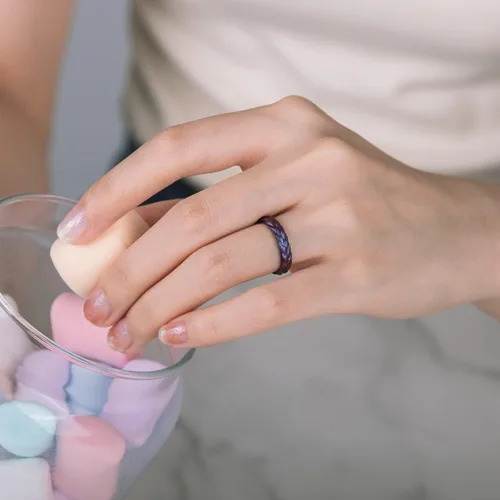 Vista 5 de Egnaro Silicone Ring Women, Stackable Braided Rings for Women, Breathable Inner Arc Rubber Rings Women, Unique Design Silicone Wedding Bands Women