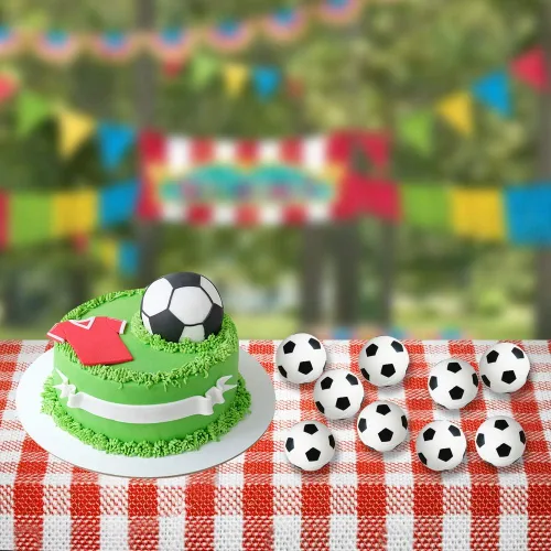 Vista 5 de ArtCreativity Paquete de 12 pelotas de estrés de fútbol de 2.5 pulgadas Bolsas de regalos de fútbol, pequeños juguetes de espuma suave para niños