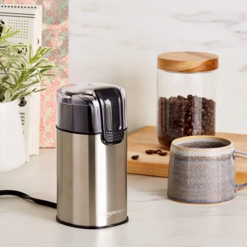 Vista 7 de Amazon Basics Molinillo de café eléctrico, molinillo de granos de café y especias, con cuchillas de molienda de acero inoxidable de servicio pesado