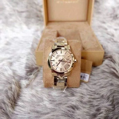 Vista 5 de Reloj de pulsera Swiss Rare BU9145 para mujer con esfera dorada grabada de 1339in Oro La ciudad