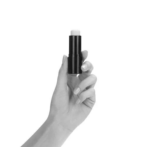 Vista 5 de Maybelline New York Facestudio Master Blur Stick Primer Maquillaje, ligero/mediano, 0.3 oz.