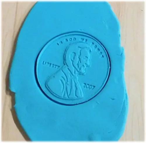 Vista 2 de Penny Money Shape Cookie Cutter and Stamp #1015