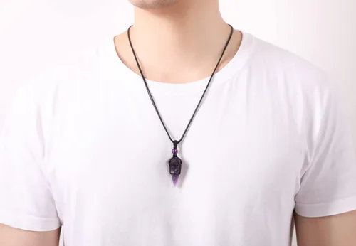 Vista 4 de XIANNVXI Collar puntiagudo con piedra de cristal curativo, cuerda negra ajustable, collar con colgante de piedras preciosas naturales, joyería