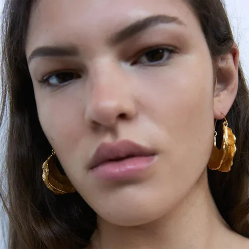 Vista 2 de T-ztoss Aretes colgantes de oro bohemio con diseño de flores elegantes de metal, únicos y elegantes 3D, joyería de flores grandes, regalo
