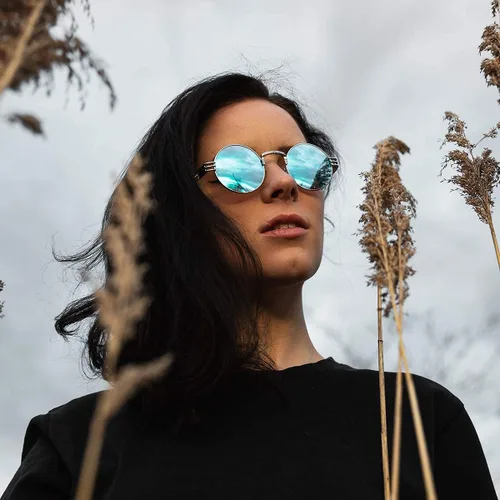 Vista 3 de AIEYEZO Gafas de sol redondas steampunk Circle Lennon Hippie, marco de metal, lente de bloqueo UV 100%