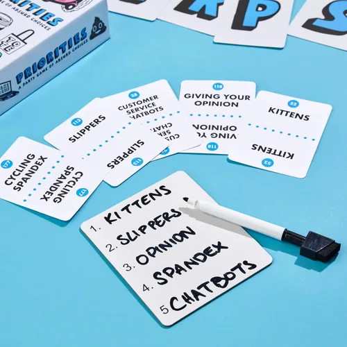Vista 7 de Juego de prioridades de Hasbro Games Un juego de fiesta de opciones absurdas Divertidos juegos de cartas para adultos y adolescentes A partir