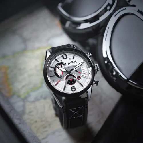 Vista 2 de AVI-8 Reloj Hawker Harrier Dual Retrograde Cronógrafo Correa de Cuero Genuino