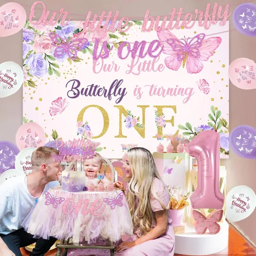 Vista 3 de Decoraciones de mariposa para el primer cumpleaños para niñas, rosa y morado con texto en inglés "Our Little Butterfly is Turning One, telón