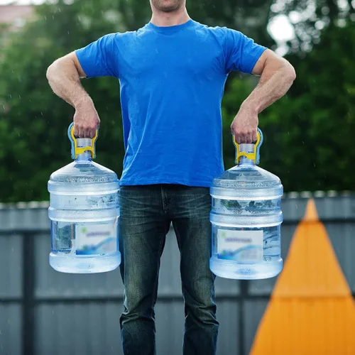 Vista 2 de Sumnacon Asa de botella de agua de 5 galones, paquete de 2 asas de plástico antideslizantes para botellas de agua, asas de elevación de botella