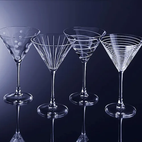 Vista 6 de Mikasa - Juego de 4 copas de martini de 10 onzas, de la colección Cheers