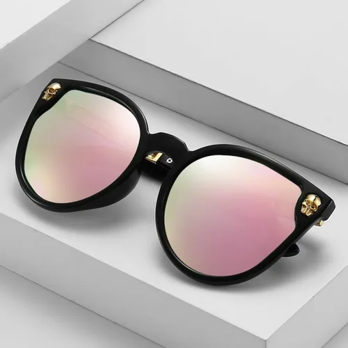 Vista 3 de Dollger Lentes de sol con diseño de calavera, y aros con forma de ojo de gato, protección UV400