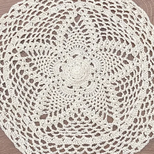 Vista 2 de Hsvanyr Mantel redondo de algodón para mesitas de noche, manteles individuales para centros de mesa, manteles individuales de vidrio beige