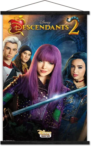 Vista 12 de Trends International Disney Descendants 2 - Póster de pared de una hoja, 14.725 x 22.375 pulgadas, versión enmarcada de madera de granero
