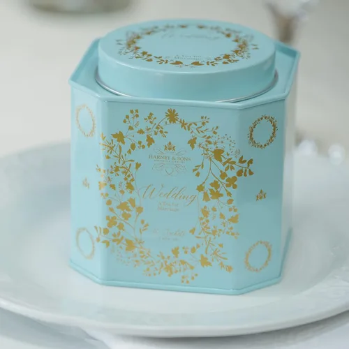 Vista 3 de Harney & Sons Té de boda, té para matrimonio, lata de 30 unidades Té blanco con sabores a vainilla, limón y rosa. Contiene cafeína.