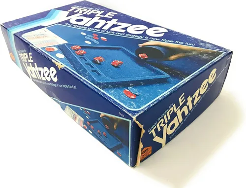 Vista 2 de Milton Bradley Triple Yahtzee