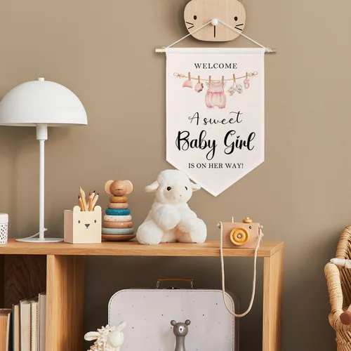 Vista 4 de ChissNook Lienzo decorativo de bienvenida para baby shower, color rosa con texto en inglés "A Sweet Baby Girl Is on Her Way", arte de pared colgante