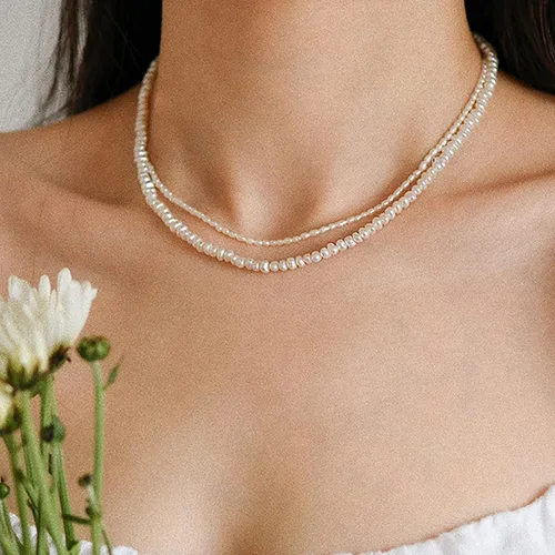 Vista 2 de Cowlyn Pearl Choker Dainty Adjustable Necklace 18K Gold Plated Cultured Barque Pearl Tiny Chain Delicate Mother's Valentine Jewelry for Women Girls