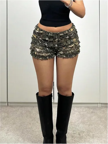 Vista 3 de SHENHE Pantalones cortos sexys con volantes Y2k para mujer, estampado de camuflaje, tiro bajo, micropantalones cortos