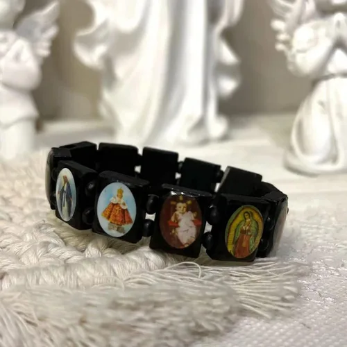 Vista 3 de Fnjuucw - 4 pulseras de madera de Jesús rosario, pulsera elástica de madera pequeña, con imágenes de santos religiosos Jesús, regalo para hombres