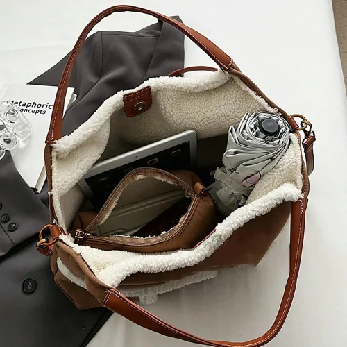 Vista 6 de Bolso grande para mujer, bolso cruzado de gamuza con asa superior con forro de lana de cordero sintético, bolso de viaje para el trabajo