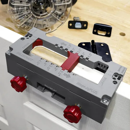 Vista 4 de Milescraft 1229 HingeJigPLUS – Mortero de bisagra de puerta de doble sujeción para bisagra. Kit completo de instalación de bisagra de embutidos