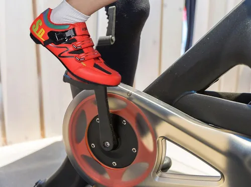 Vista 6 de Zapatos de ciclismo unisex compatibles con pelaton Bike Road Bike Bike Zapatos de ciclismo Peleton para hombre, para montar en interiores, zapatos