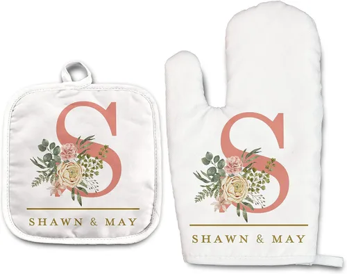 Vista 16 de Angela's Kitchen - Juego de guantes de horno personalizados y soporte para ollas Regalos de cocina personalizados Inauguración de la casa