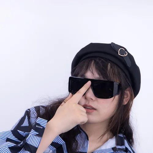 Vista 2 de Gafas de sol envolventes para hombre y mujer que se ajustan sobre los anteojos protectores laterales divertidos tonos cuadrados de diseño y2k