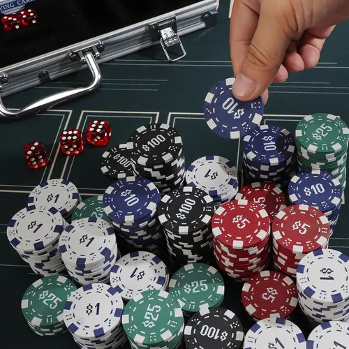 Vista 8 de Juego de 300 fichas de póquer numeradas para Texas Holdem, Blackjack, torneos con estuche de aluminio, 2 barajas de cartas, distribuidor, ciego Negro