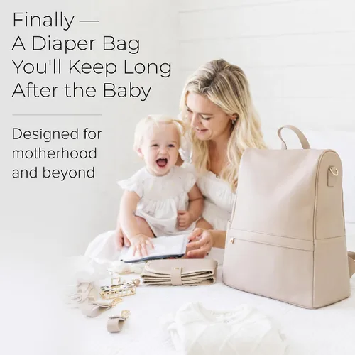 Vista 2 de MIA + SOPHIA Mochila de cuero para pañales con puerto de carga USB, cambiador, correas para cochecito y portabotellas (Marrón Mia)