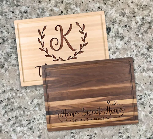 Vista 9 de Tabla de cortar personalizada Regalo de boda para pareja Tablas de cortar personalizadas Mr & Mrs Madera Grabada