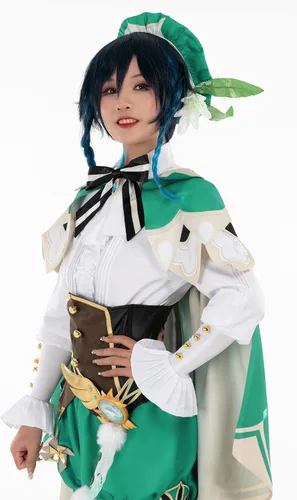 Vista 4 de Cosplayfm Disfraz de anime para mujer con capa y accesorio de cintura de plumas para cosplay
