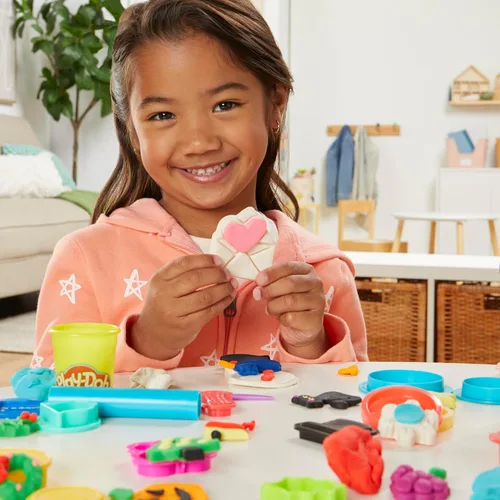 Vista 5 de Play-Doh - Set de herramientas navideñas, 43 accesorios y 10 colores de compuesto para modelar, regalos para rellenar calcetines de Navidad