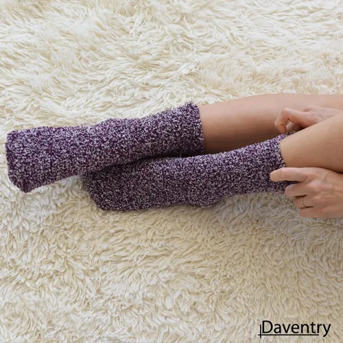 Vista 6 de Daventry Calcetines gruesos y peludos para mujeres y hombres, calcetines pantuflas para mujer, agarre antideslizante