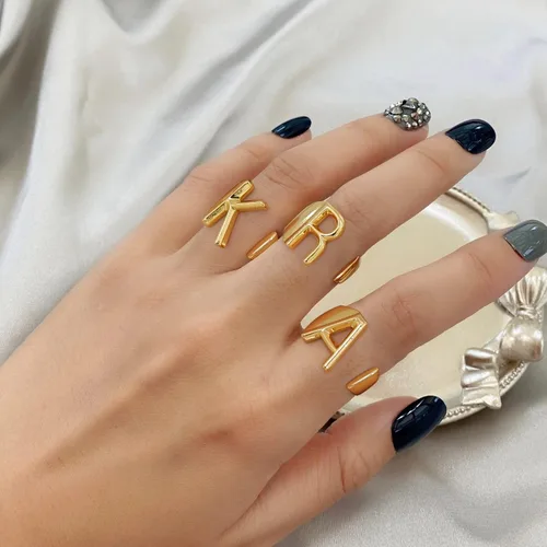 Vista 3 de KeyStyle Bold Initial Letter Ring Adjustable, GoldChic Jewelry Women Gold Statement Rings Personalised Engraved Womens Open Signet Ring for Party