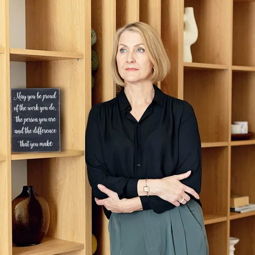 Vista 3 de Esur Regalos de agradecimiento a los empleados para mujeres y hombres, bonito escritorio de oficina en casa y decoración de estantes, regalos