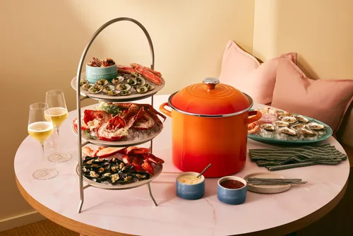 Vista 6 de Le Creuset - Olla tradicional esmaltada en acero, 12 cuartos de galón, Oliva con pomos de acero inoxidable