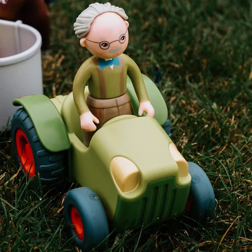 Vista 3 de Haba Little Friends Grandpa Kurt – 4.5" Bendy muñeca abuelo cifra
