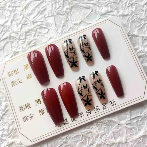 Vista 3 de RikView Uñas acrílicas de presión larga, uñas postizas de ataúd rojo con diseño de otoño, cubierta completa, 24 unidades/juego