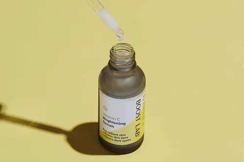 Vista 9 de BOOST LAB Suero iluminador de vitamina C para hombres y mujeres, piel radiante y cara, unifica el tono de la piel, manchas faciales oscuras claras
