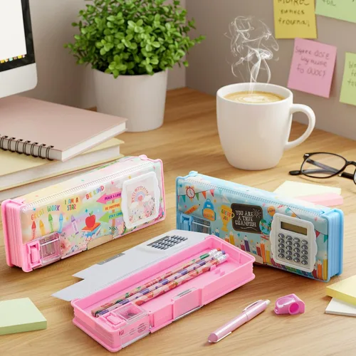 Vista 5 de Henoyso Estuche multifuncional de 2 piezas con calculadora para niñas, bonita caja de lápices de plástico con sacapuntas, bolsa para bolígrafos