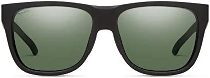 Vista 2 de Smith Optics Lowdown 2 Marco negro mate con lentes ChromaPop polarizadas gris verde y un paño de limpieza Lumintrail